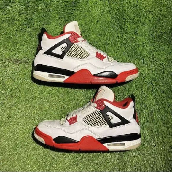 Jordan 4 Fire Red Size 9.5 - Picture 4 of 6